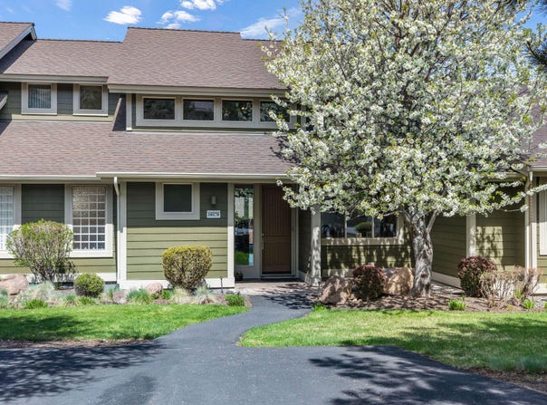 10870 Village Loop, Redmond, OR 97756