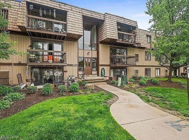 9630 Cove Drive unit: A14, North Royalton, OH 44133