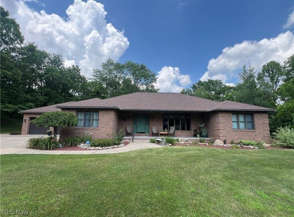6469 Goodmote Drive NW, Dover, OH 44622
