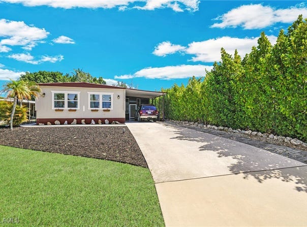 26202 Duchess Lane, Bonita Springs, FL 34135