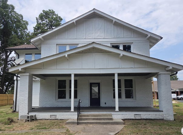 116 W AVE C, Hope, AR 71801