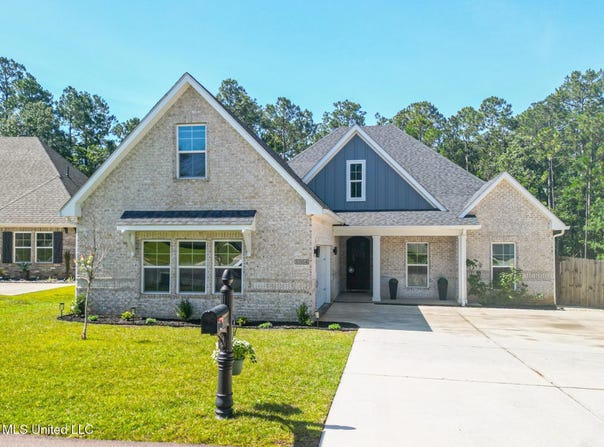 85014 Diamondhead Lakes Boulevard, Diamondhead, MS 39525