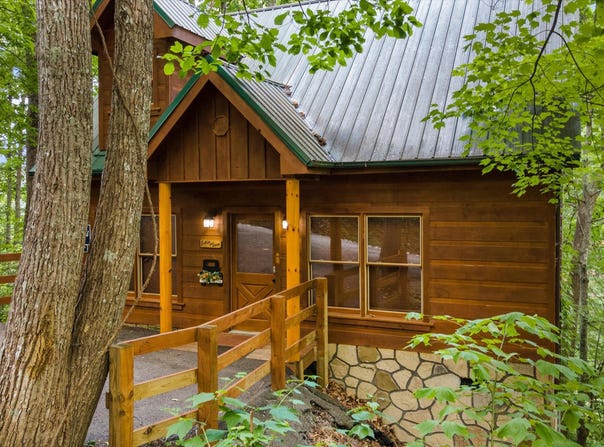 2457 N School House Gap Road, Sevierville, TN 37876