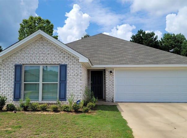 77 Nottingham Way, Millbrook, AL 36025