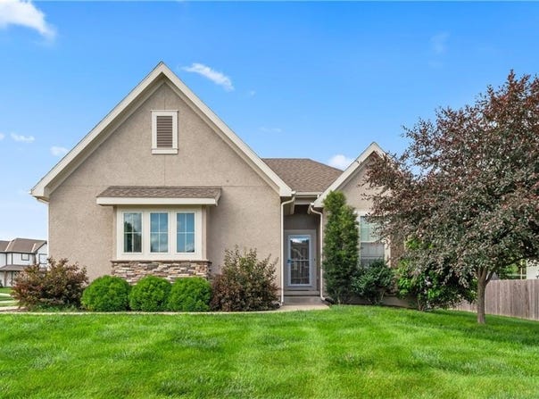20740 W 224th Street, Spring Hill, KS 66083