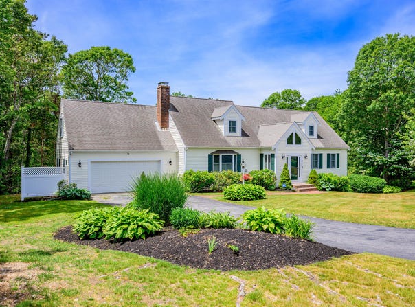 29 Water View Circle, Centerville, MA 02632