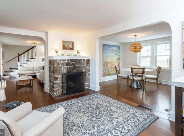 35 ORCHARD LANE, BERWYN, PA 19312