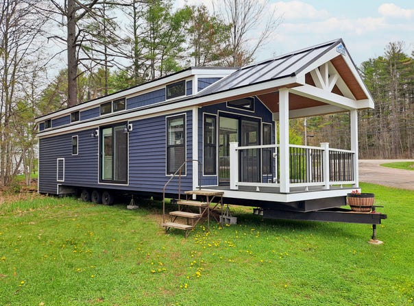 261 Point Sebago Road, Casco, ME 04015