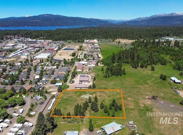 Krahn Ln, McCall, ID 83638