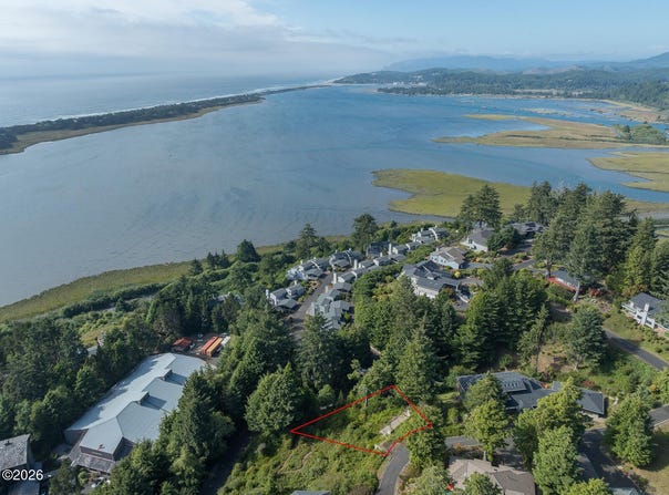 422 Surfview Drive, Gleneden Beach, OR 97388