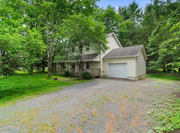 292 Clearview Road, Long Pond, PA 18334