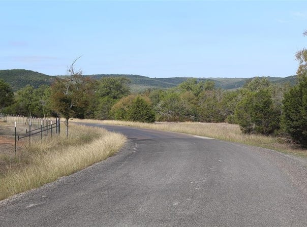 975 N. Lakeview Dr, Palo Pinto, TX 76484