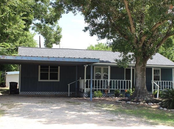 312 Magnusson, Palacios, TX 77465
