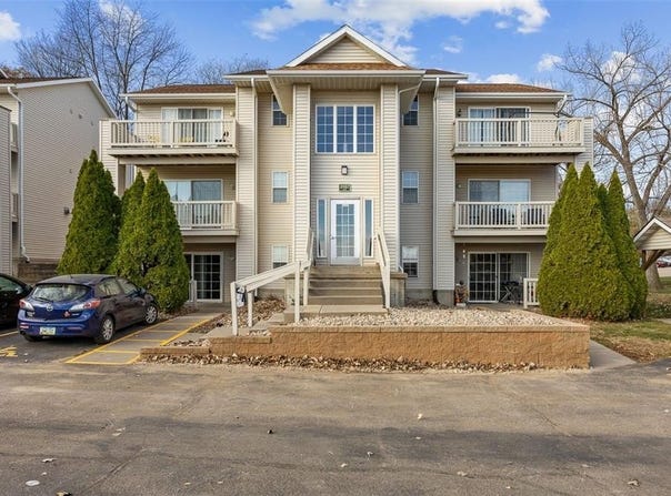 3507 E Avenue NW, Cedar Rapids, IA 52405