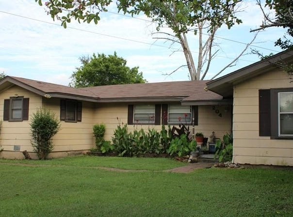 204 W Foster Avenue, Robinson, TX 76706