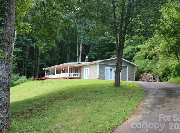 9 Wooded Valley Lane, Burnsville, NC 28714