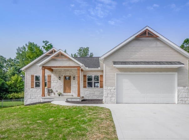 1175 Sturbridge Drive, Louisville, OH 44641