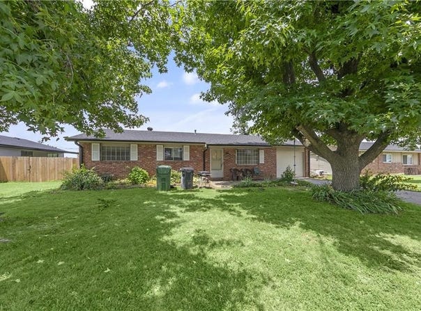 904 13th  PL, Rogers, AR 72756