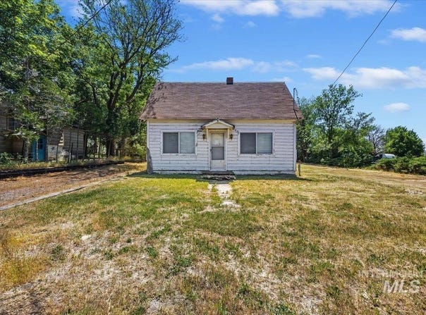 210 Hagerman Ave E, Hagerman, ID 83332
