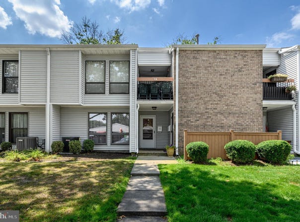 1 LAKE DRIVE, EAST WINDSOR, NJ 08520
