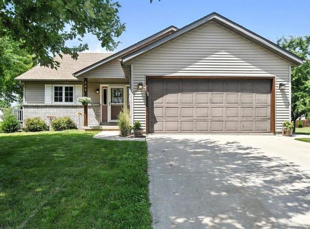 609 N Woods Edge Drive, Oregon, WI 53575