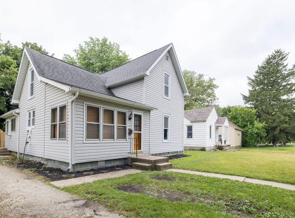 111 E Iroquois Street, Kentland, IN 47951
