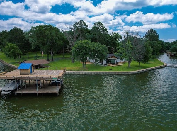 221 Edythe Dee Lane, Mabank, TX 75156