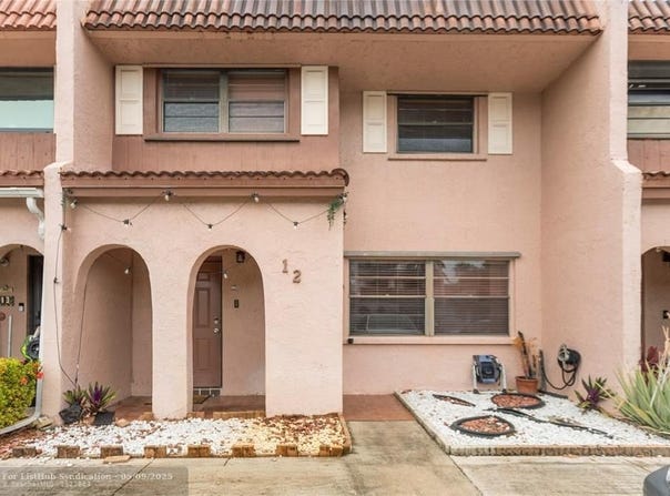 12 Cortez Way, Davie, FL 33324