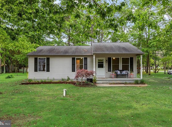 109 6TH AVE, CHESILHURST, NJ 08089