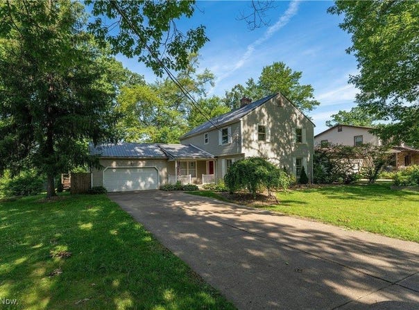 5772 Sampson Drive, Girard, OH 44420