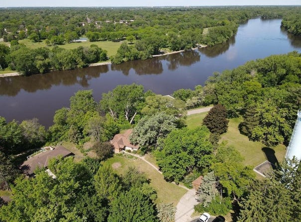 180 Talmadge Way NE, Fridley, MN 55432