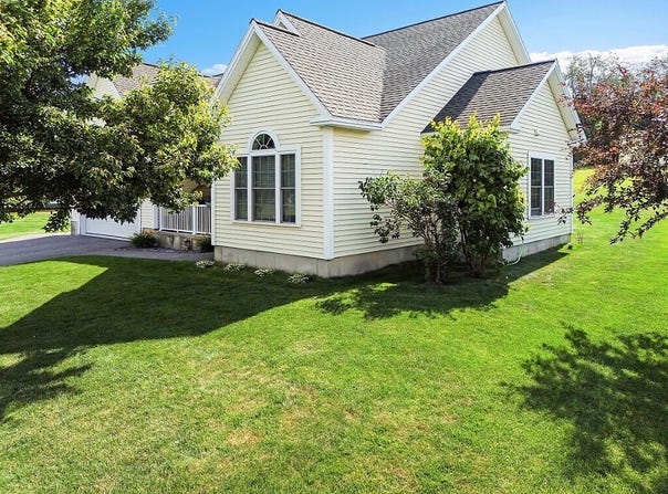 15 Fieldstone Drive, Augusta, ME 04330