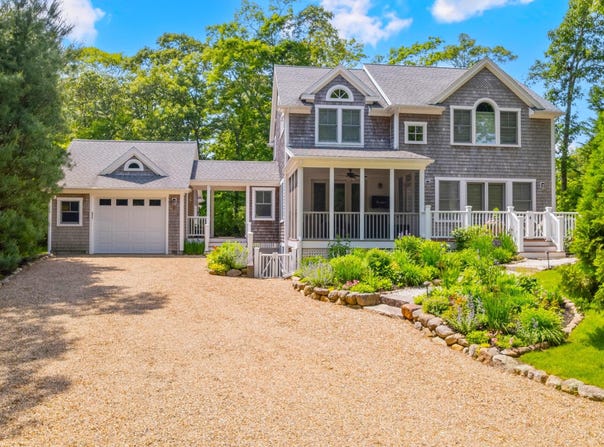 174 Tashmoo Avenue, Vineyard Haven, MA 02568