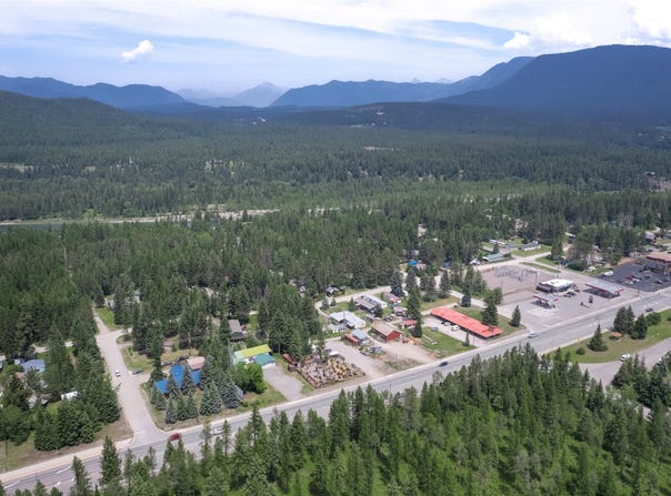8786 Us Highway 2 E, Hungry Horse, MT 59919