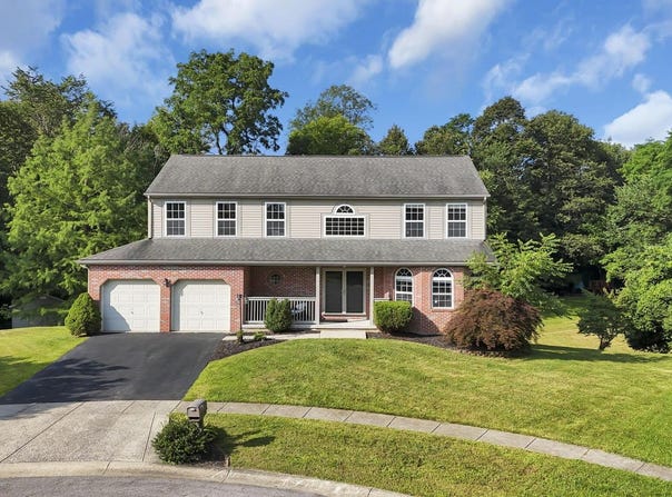 19 Ravine View Court, Pataskala, OH 43062