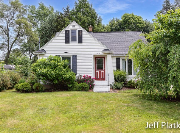 3838 Miramar Avenue NE, Grand Rapids, MI 49525