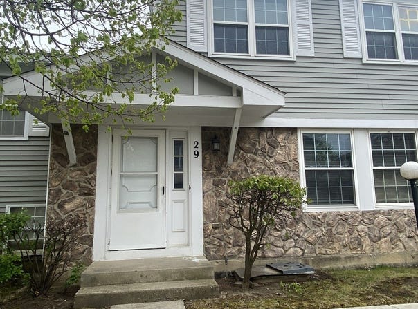 29 Wildwood Court, Vernon Hills, IL 60061
