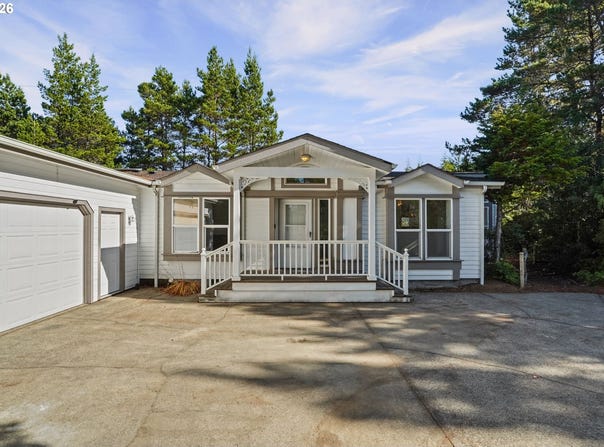 428 SHERWOOD Loop, Florence, OR 97439