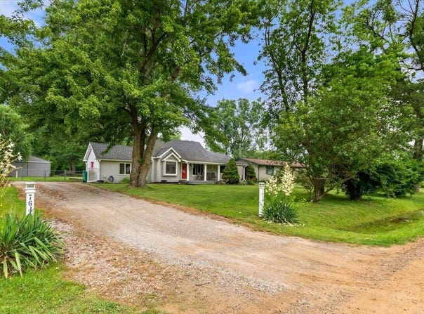 7640 Marlowe Road, Belleville, MI 48111