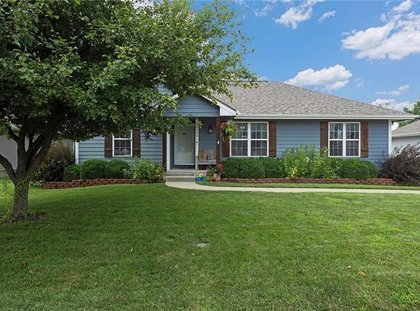 18708 Primrose Street, Smithville, MO 64089