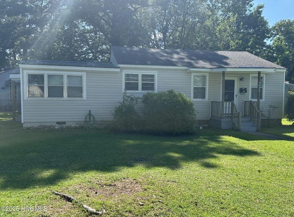 2203 High School Drive, New Bern, NC 28560