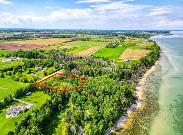 LAKESHORE Road, KEWAUNEE, WI 54216