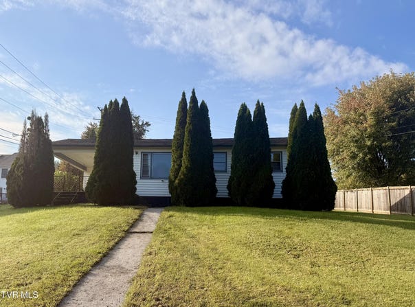 475 Beaverview Drive, Bristol, VA 24201