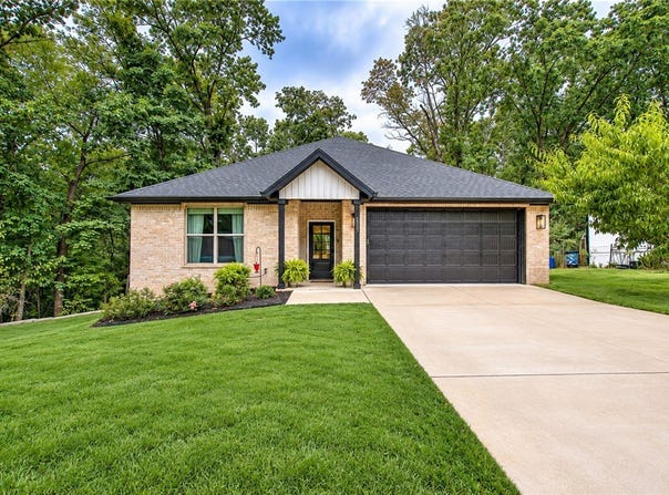 1333 Coler Drive, Pea Ridge, AR 72751
