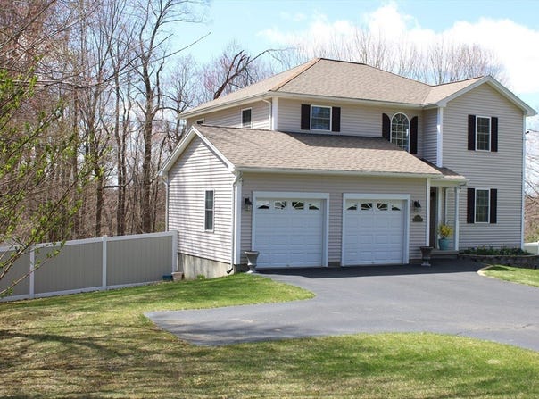 2026 Parker St, Springfield, MA 01128