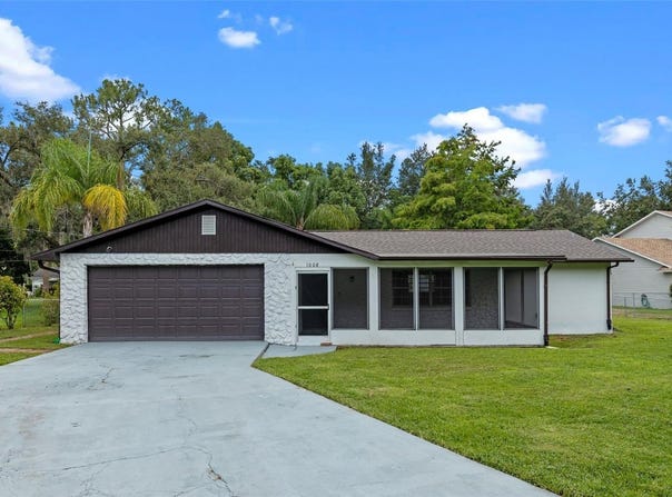 1008 PINE MEADOWS GOLF COURSE ROAD, EUSTIS, FL 32726