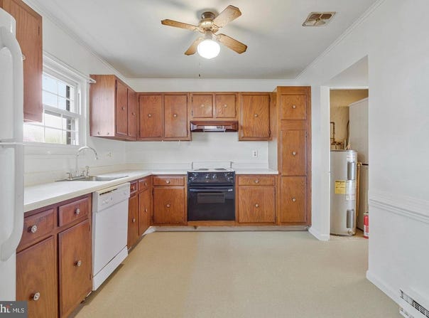 322 E MAPLE Avenue, STERLING, VA 20164