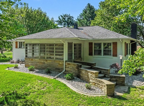 16077 M-216, Three Rivers, MI 49093