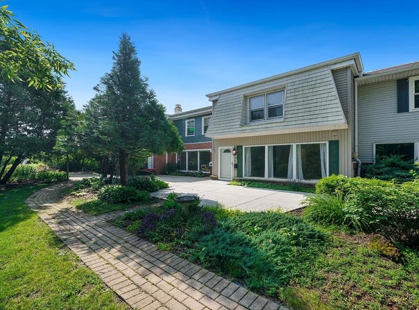 150 W Russell, ROCKTON, IL 61072