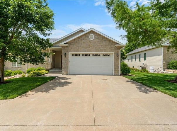 311 Simmer Drive, Wamego, KS 66547